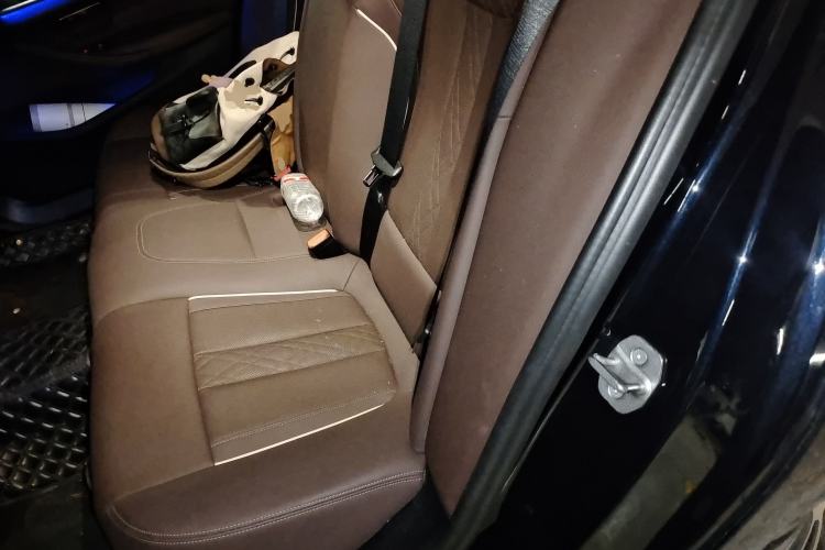 Used BMW 5 Series 2022 Restyled 530Li Leading Edition M Sport Package Left Rear Seat