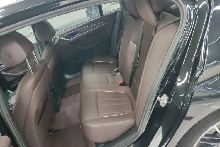 Used BMW 5 Series 2022 Second Facelift 530Li Leading Edition M Sport Package Left Rear Seat