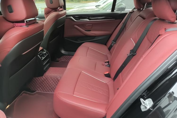Used BMW 5 Series 2022 Second Facelift 525Li M Sport Package Left Rear Seat