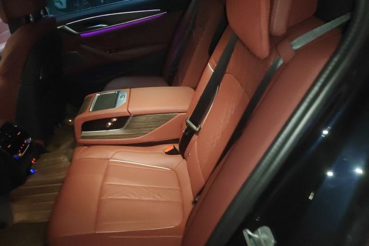 Used BMW 5 Series 2022 Revised Version 3 530Li Luxury Edition M Sport Package Left Rear Seat