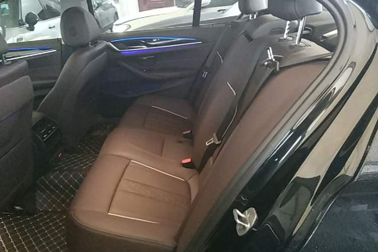 Used BMW 5 Series 2022 Restyled 525Li Luxury Package Left Rear Seat