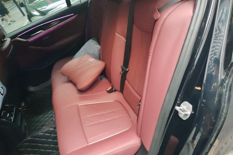Used BMW 5 Series 2022 Restyled 530Li Leading Edition M Sport Package Left Rear Seat