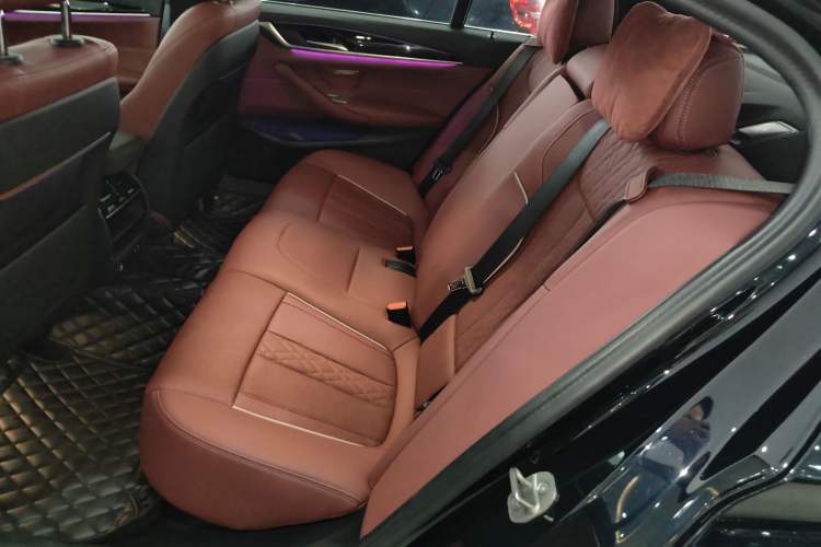 Used BMW 5 Series 2022 Second Facelift 525Li M Sport Package Left Rear Seat