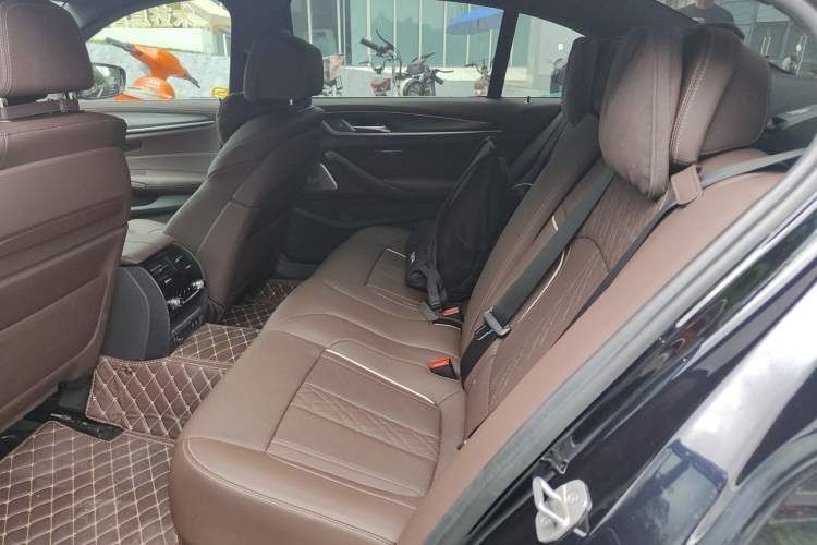 Used BMW 5 Series 2022 Facelifted Version 3 530Li Executive M Sport Package Left Rear Seat