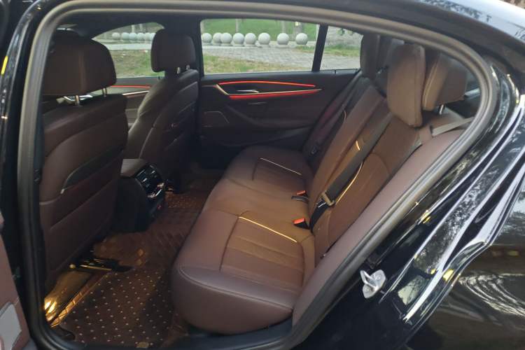 Used BMW 5 Series 2022 Restyled 530Li Luxury Edition M Sport Package Left Rear Seat
