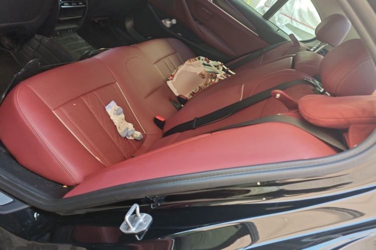 Used BMW 5 Series 2022 530Li Leading Luxury Package Left Rear Seat
