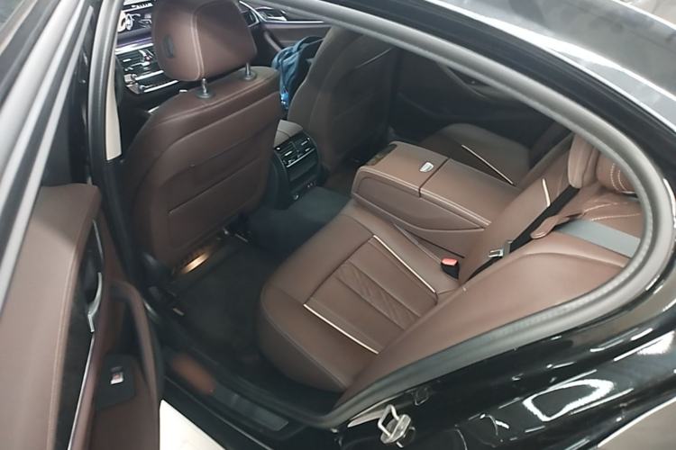 Used BMW 5 Series 2022 Second Facelift 525Li Luxury Package Left Rear Seat