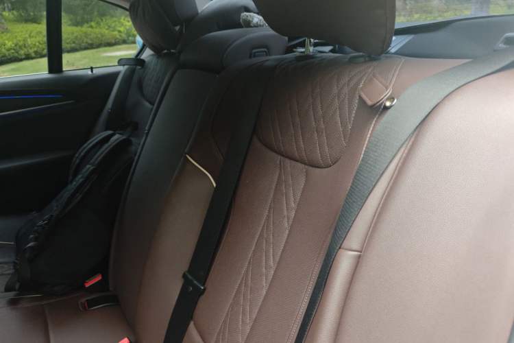 Used BMW 5 Series 2022 Updated 530Li Leading Edition Luxury Package Left Rear Seat