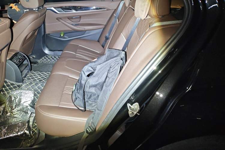 Used BMW 5 Series 2022 Second Facelift 525Li M Sport Package Left Rear Seat