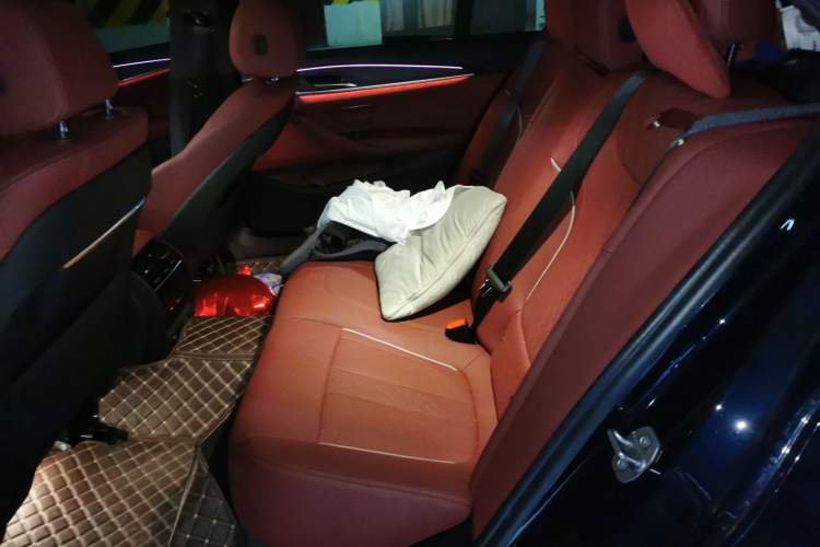 Used BMW 5 Series 2022 Second Facelift 530Li Leading Edition M Sport Package Left Rear Seat