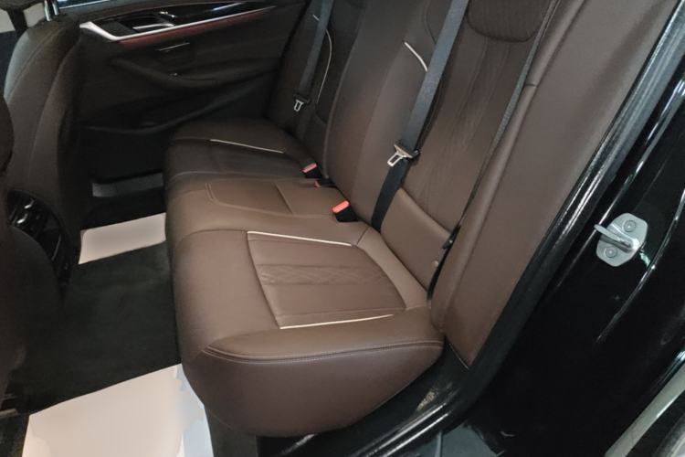 Used BMW 5 Series 2022 Second Facelift 525Li Luxury Package Left Rear Seat