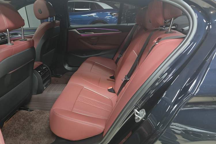 Used BMW 5 Series 2022 Restyled 530Li Leading Edition M Sport Package Left Rear Seat