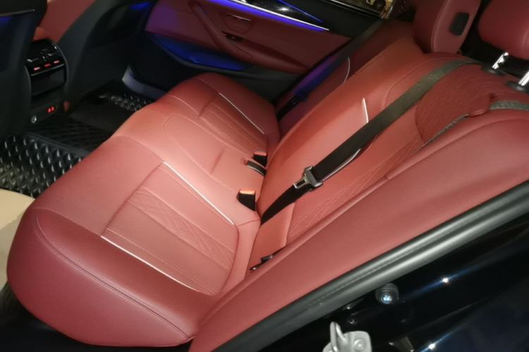 Used BMW 5 Series 2022 Restyled 530Li Leading Edition M Sport Package Left Rear Seat