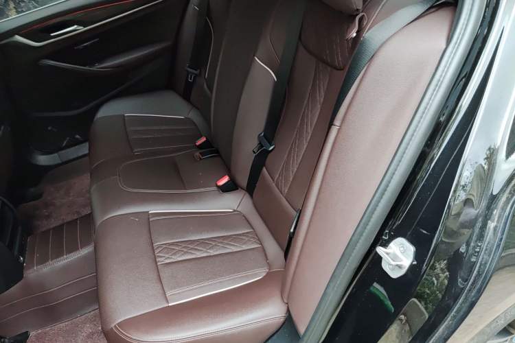 Used BMW 5 Series 2022 Second Facelift 530Li Leading Edition M Sport Package Left Rear Seat