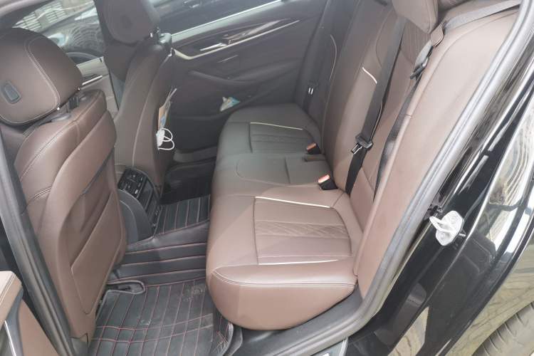 Used BMW 5 Series 2022 Restyled 525Li M Sport Package Left Rear Seat