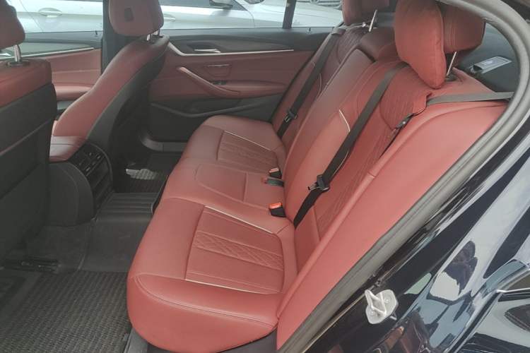Used BMW 5 Series 2022 Revised Version 530Li xDrive M Sport Package Left Rear Seat
