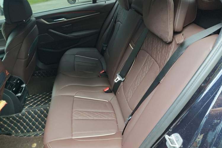 Used BMW 5 Series 2022 530Li Luxury Edition M Sport Package Left Rear Seat