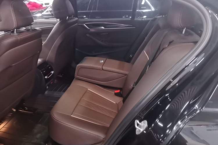 Used BMW 5 Series 2022 530Li Leading Model M Sport Package Left Rear Seat