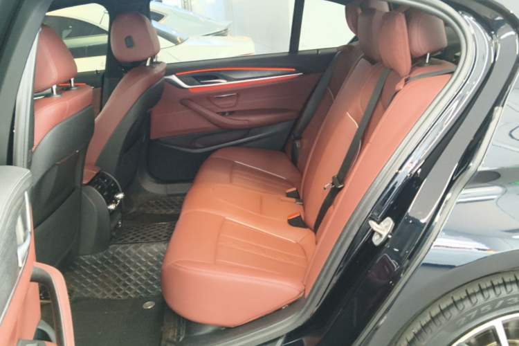 Used BMW 5 Series 2022 Restyled 530Li Leading Edition M Sport Package Left Rear Seat