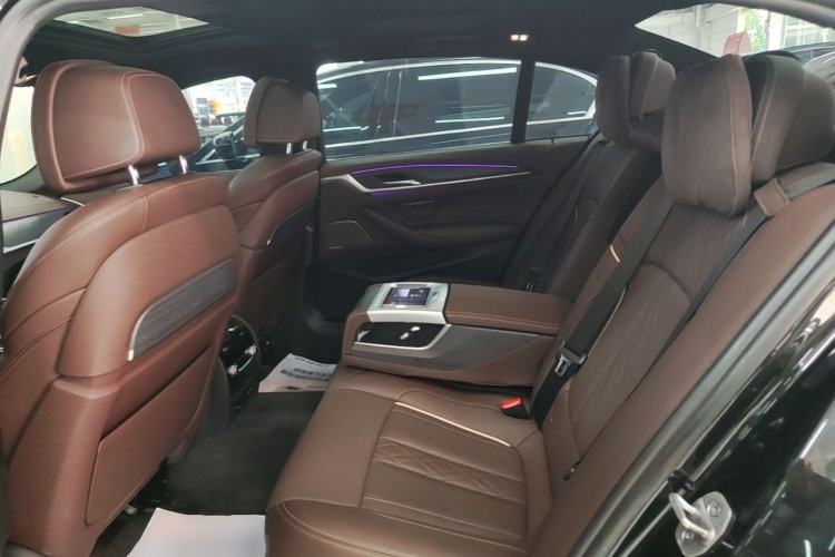 Used BMW 5 Series 2022 Restyled 530Li Luxury Edition M Sport Package Left Rear Seat
