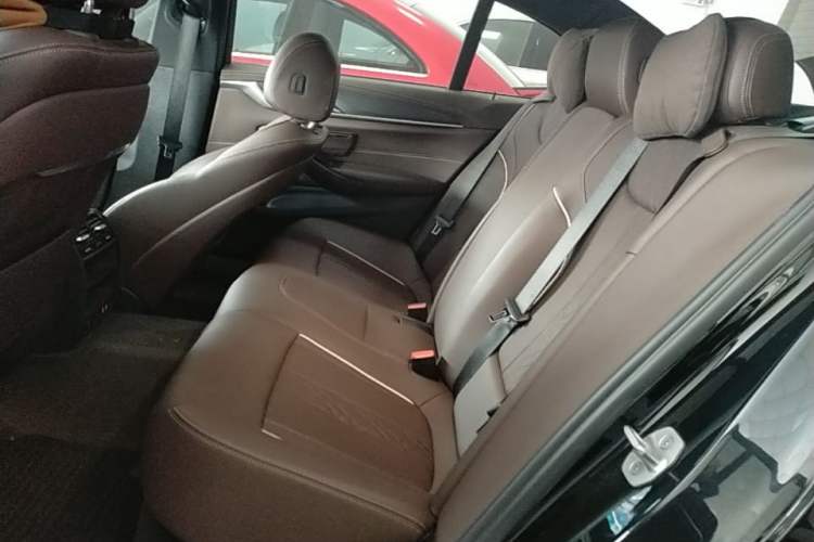 Used BMW 5 Series 2022 Restyled 530Li Leading Edition M Sport Package Left Rear Seat