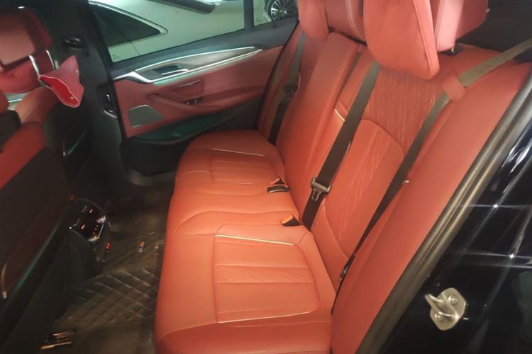 Used BMW 5 Series 2022 Second Facelift 530Li Luxury Version M Sport Package Left Rear Seat