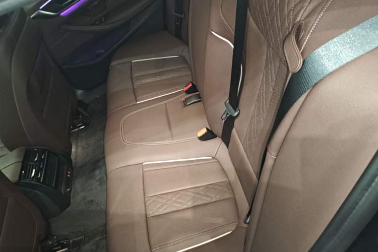 Used BMW 5 Series 2022 Second Facelift 530Li xDrive M Sport Package Left Rear Seat