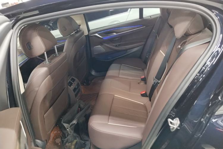 Used BMW 5 Series 2022 Second Facelift 530Li Leading Edition Luxury Package Left Rear Seat