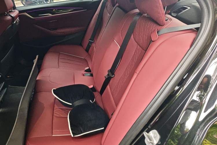 Used BMW 5 Series 2022 Restyled 525Li M Sport Package Left Rear Seat