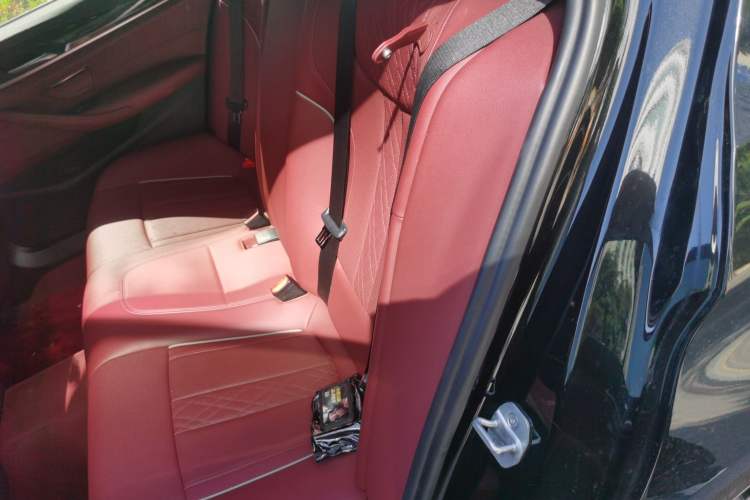 Used BMW 5 Series 2022 525Li M Sport Package Left Rear Seat