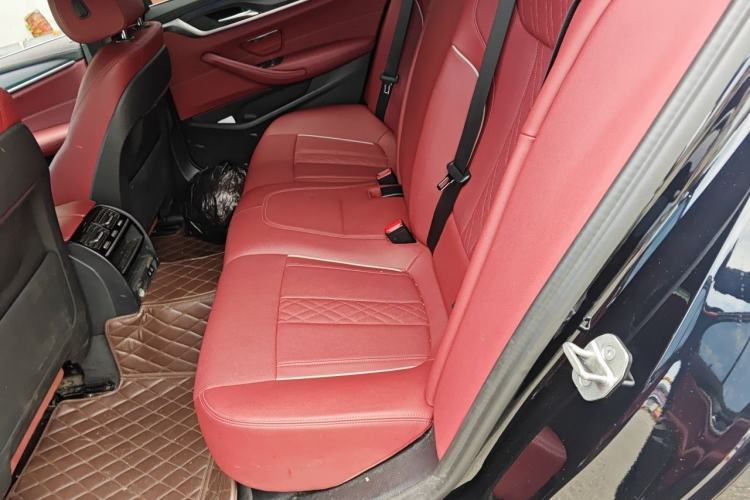 Used BMW 5 Series 2022 530Li Leading Model M Sport Package Left Rear Seat