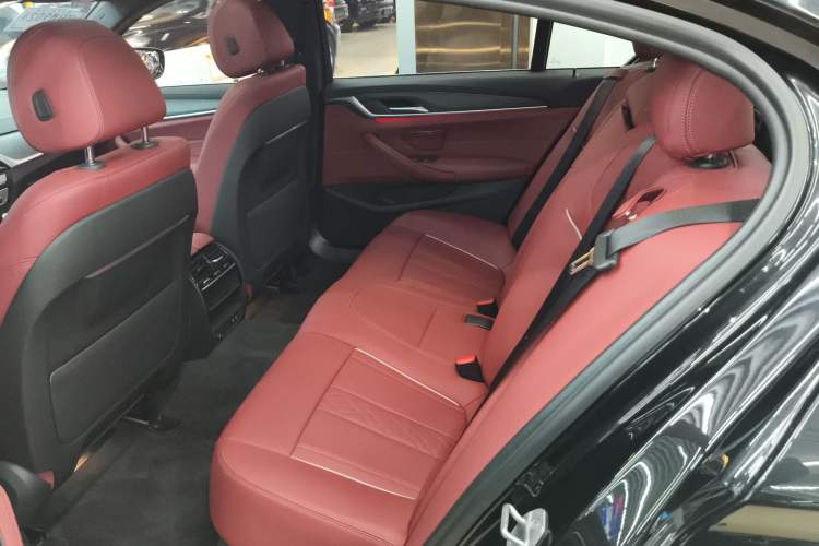 Used BMW 5 Series 2022 Second Facelift 530Li xDrive M Sport Package Left Rear Seat