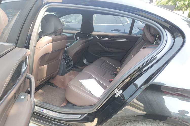 Used BMW 5 Series 2022 Second Facelift 525Li M Sport Package Left Rear Seat