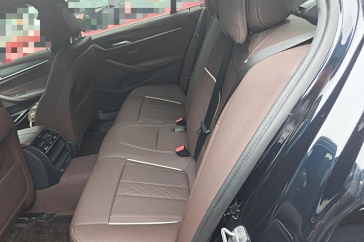 Used BMW 5 Series 2022 Restyled 530Li Leading Edition M Sport Package Left Rear Seat