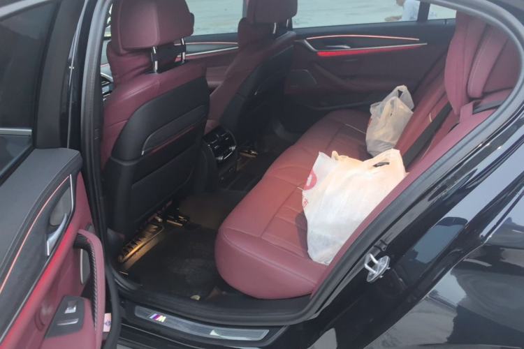 Used BMW 5 Series 2022 Revised Version 3 530Li Luxury Edition M Sport Package Left Rear Seat