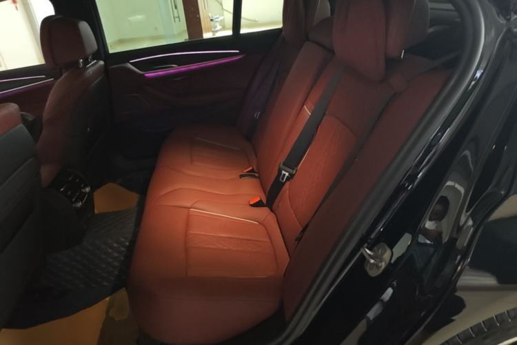 Used BMW 5 Series 2022 Revised Version 3 530Li Luxury Edition M Sport Package Left Rear Seat