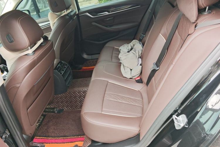 Used BMW 5 Series 2022 Restyled 525Li Luxury Package Left Rear Seat