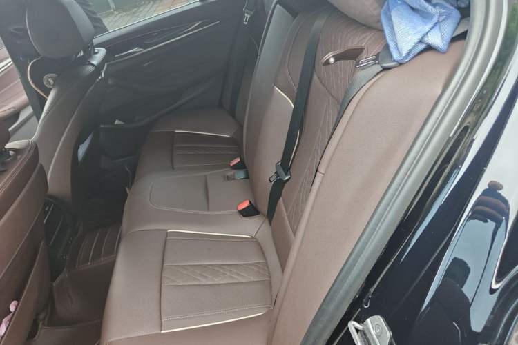 Used BMW 5 Series 2022 525Li M Sport Package Left Rear Seat