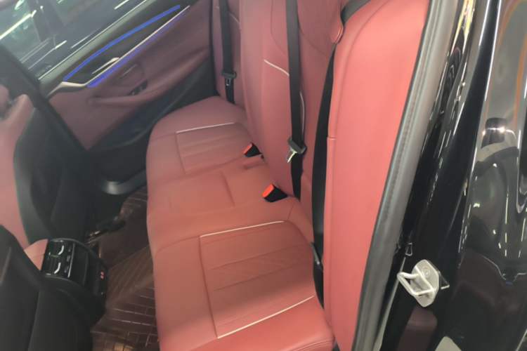 Used BMW 5 Series 2022 Restyled 530Li Leading Edition M Sport Package Left Rear Seat