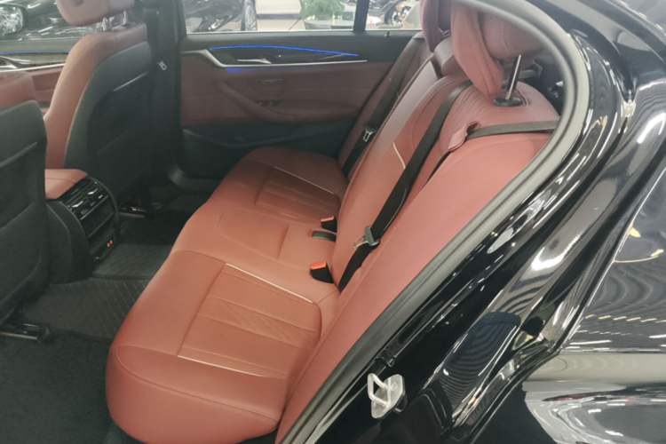 Used BMW 5 Series 2022 530Li Leading Model M Sport Package Left Rear Seat