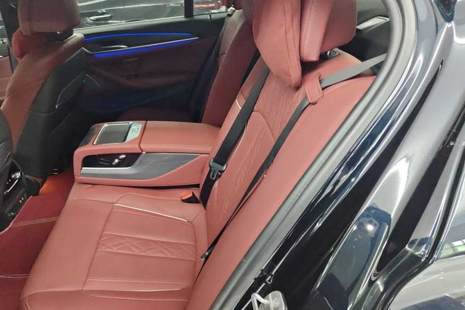 Used BMW 5 Series 2022 Second Facelift 530Li Luxury Version M Sport Package Left Rear Seat