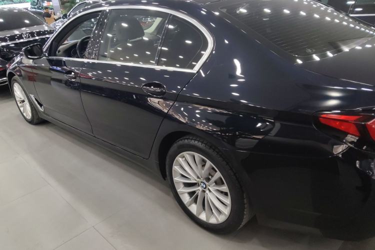 Used BMW 5 Series 2022 Restyled 525Li Luxury Package Left Side
