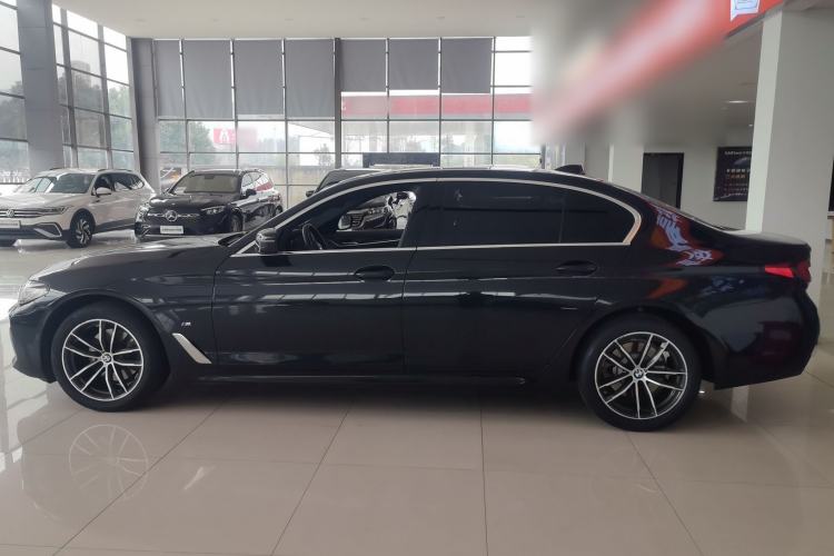 Used BMW 5 Series 2022 Restyled 525Li M Sport Package Left Side