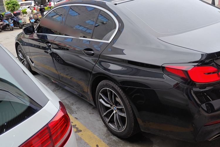 Used BMW 5 Series 2022 Restyled 525Li M Sport Package Left Side