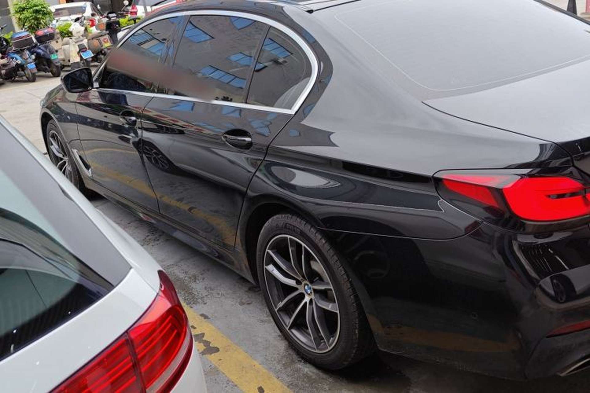 Used BMW 5 Series 2022 Restyled 525Li M Sport Package Left Side