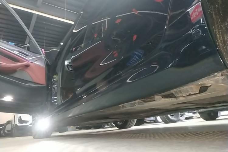 Used BMW 5 Series 2022 Revised Version 530Li xDrive M Sport Package Left Side Sill