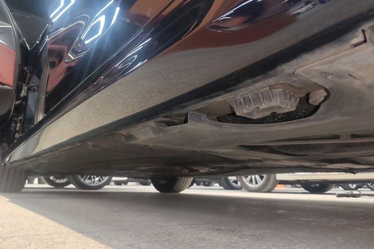 Used BMW 5 Series 2022 Second Facelift 525Li M Sport Package Left Side Sill