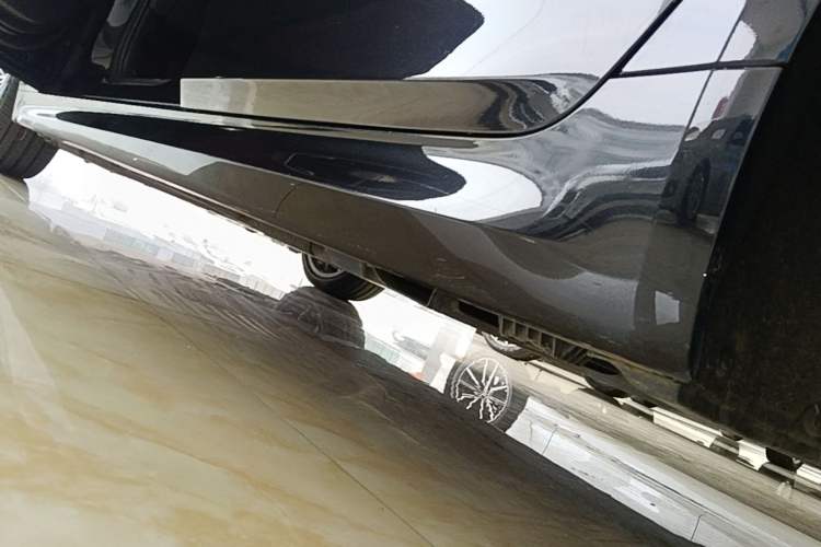 Used BMW 5 Series 2022 Restyled 530Li Leading Edition M Sport Package Left Side Sill