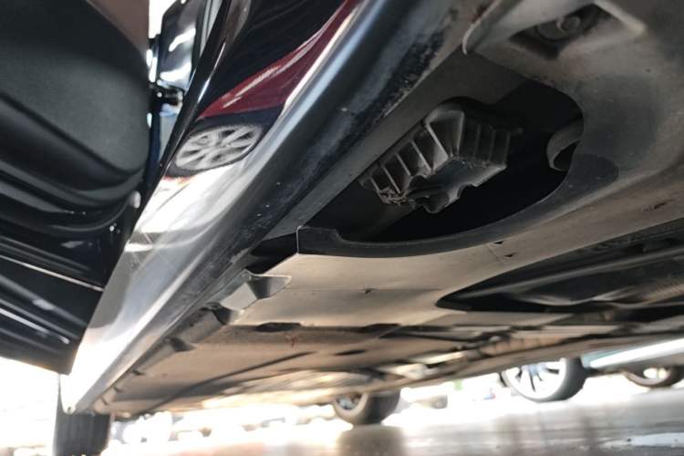 Used BMW 5 Series 2022 Restyled 530Li Leading Edition M Sport Package Left Side Sill