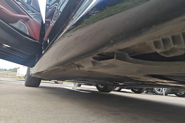 Used BMW 5 Series 2022 Restyled 525Li M Sport Package Left Side Sill
